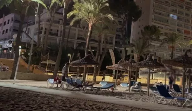 “性侵犯者”Magaluf在看到躺椅上的“醉酒”女子后说了四个可怕的词