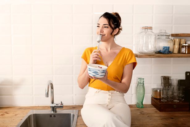 医生解释说,简单的饮食改变可以促进心理健康