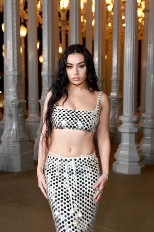 Charli XCX退出全英音乐奖的表演