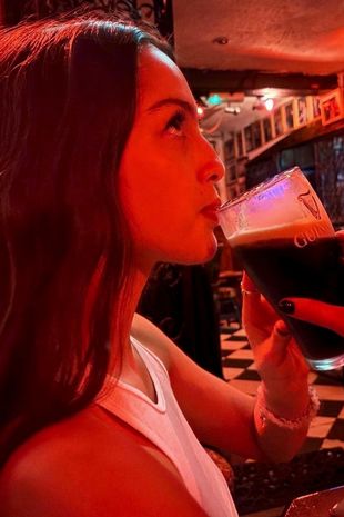 健力士啤酒在Z世代和女性中的受欢迎程度激增——如何倒出完美的一品脱