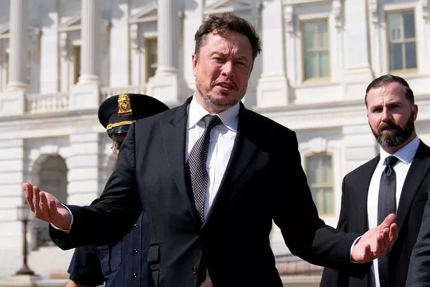 埃隆·马斯克(Elon Musk)在没有被邀请参加基尔·斯塔默(Keir Starmer)的活动后抱怨,因为他做出了错误的声明