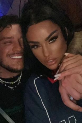 凯蒂·普莱斯与男友JJ·斯莱特的疯狂恋情——订婚传闻和孩子的承诺