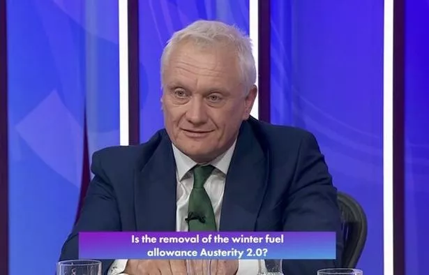 英国广播公司提问时间的观众对国会议员保留供暖津贴而养老金领取者面临削减感到愤怒