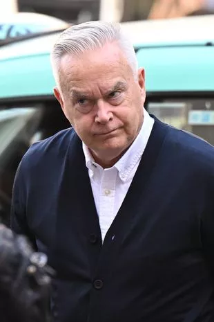 在虐待儿童照片被定罪后,休·爱德华兹以475万英镑的价格出售了一套六卧室的房子