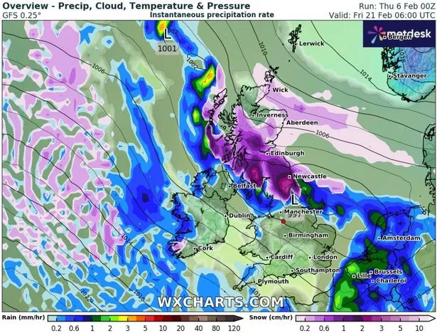 英国降雪地图显示,本月某一天,暴风雪将以每小时3厘米的速度席卷半个国家