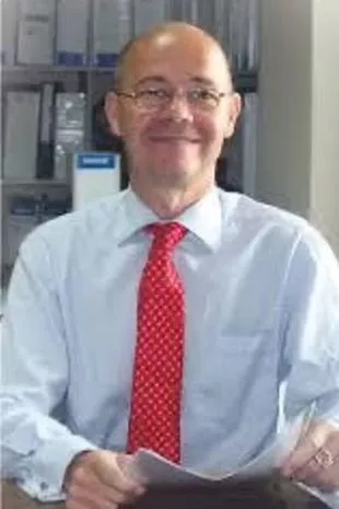 圣诞节期间,英国人被困在迪拜的监狱里——少年到重病的养老金领取者