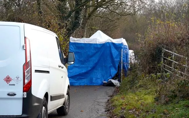 警方悬赏2万英镑寻找一辆电动自行车肇事逃逸的线索,这起案件导致母亲死亡,男子截肢