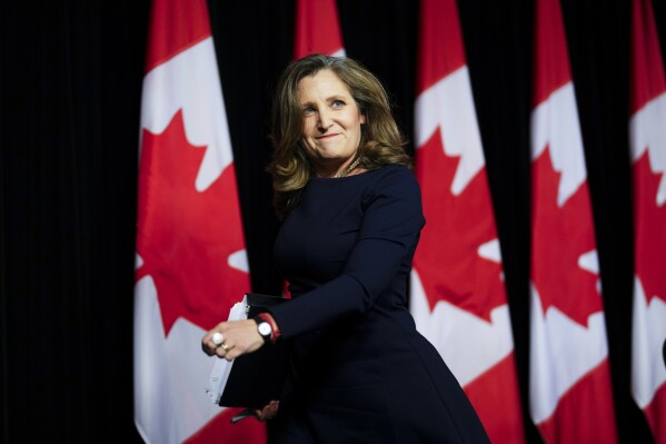 前财政部长克里斯蒂亚·弗里兰（Chrystia Freeland）正在竞选取代特鲁多成为加拿大总理