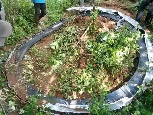 巨大的热金属环让肯尼亚当地人困惑,神秘地“从外太空坠落”