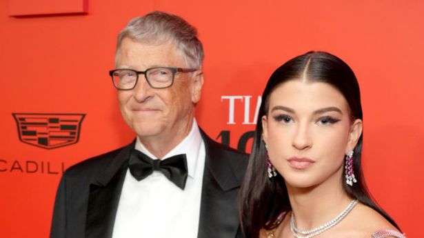 比尔·盖茨的女儿令人心碎地承认了关于父亲的疯狂Covid阴谋