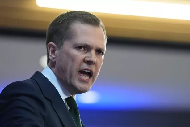 保守党议员罗伯特·詹里克抨击了那些高呼“真主至大”的人应该被逮捕的说法