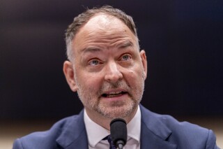 美国铁路公司（Amtrak）首席执行官突然从美国客运铁路辞职