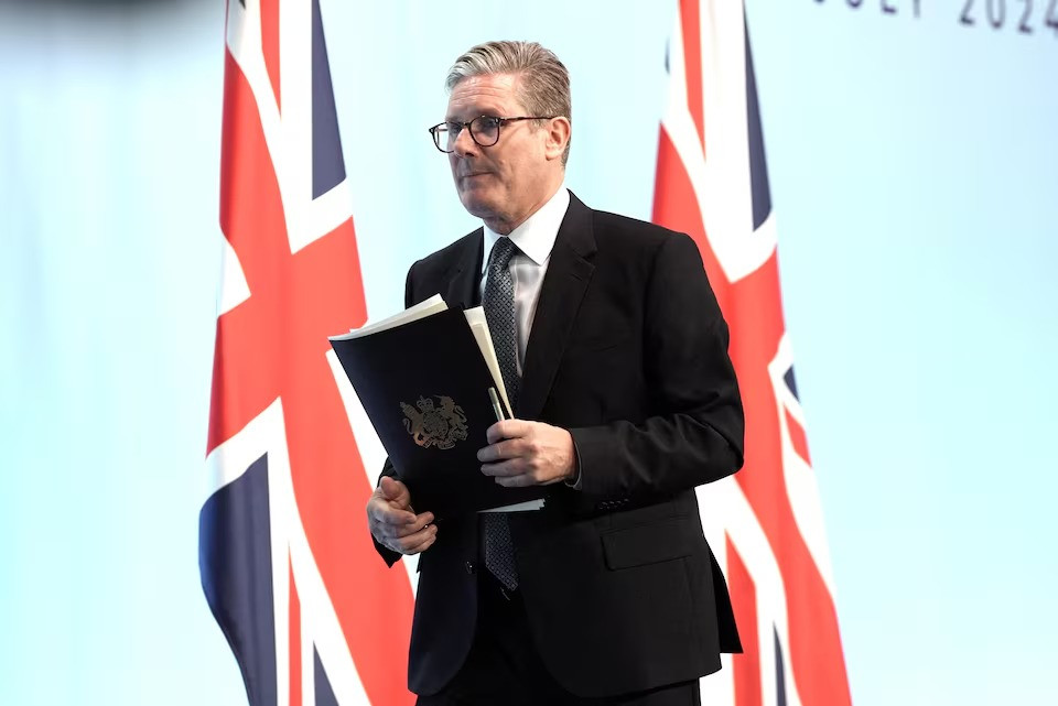英国首相敦促以色列立即采取措施实现加沙停火