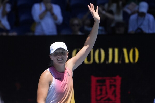 澳大利亚网球公开赛：伊加·斯瓦泰克以6比1和6比0大胜艾玛·拉杜卡努
