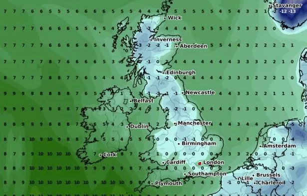 英国气象地图显示，在零下3摄氏度的严寒之后，只有三个地区没有降雪