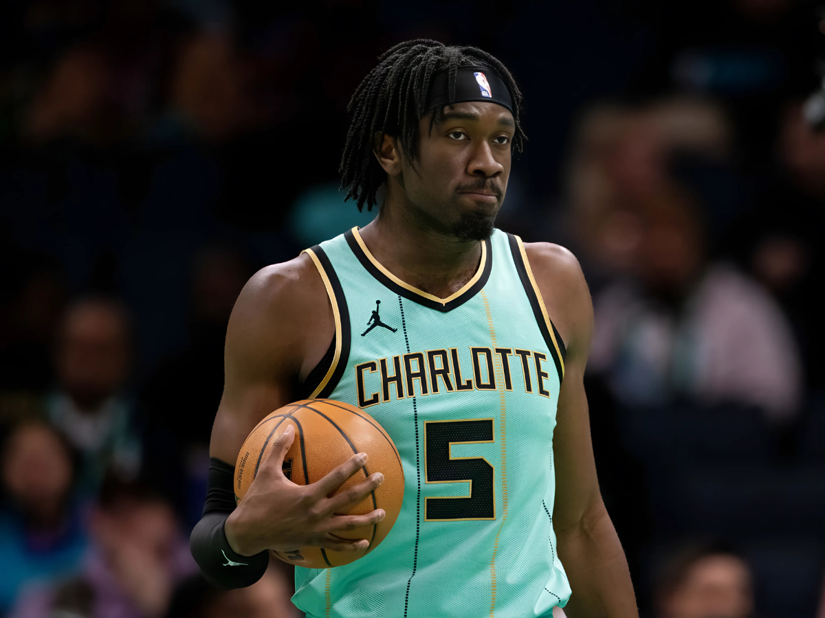 黄蜂队就湖人队解约马克·威廉姆斯的决定向NBA发起挑战