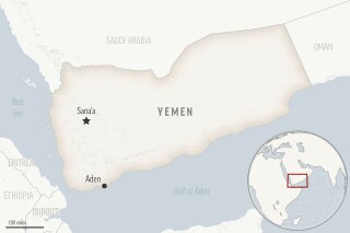 美国远程B-2隐形轰炸机瞄准也门胡塞叛军的地下掩体