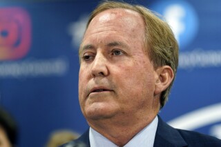 德克萨斯州的一名助产士被州检察长指控提供非法堕胎