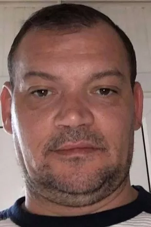 一名年轻的妈妈在时速81英里的宝马肇事逃逸事件中被迫截肢,赢得了100万英镑的赔偿