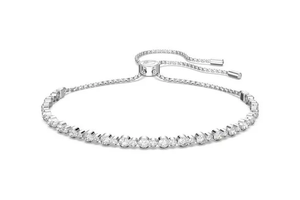 “优雅精致”的施华洛世奇(Swarovski)网球手链是“完美的礼物”，在“黄金会员日”(prime Day)后的大减价中出售