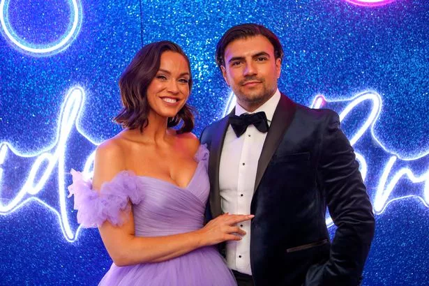Vicky Pattison在嫁给Ercan Ramadan后,惊人地坦白了自己的姓氏