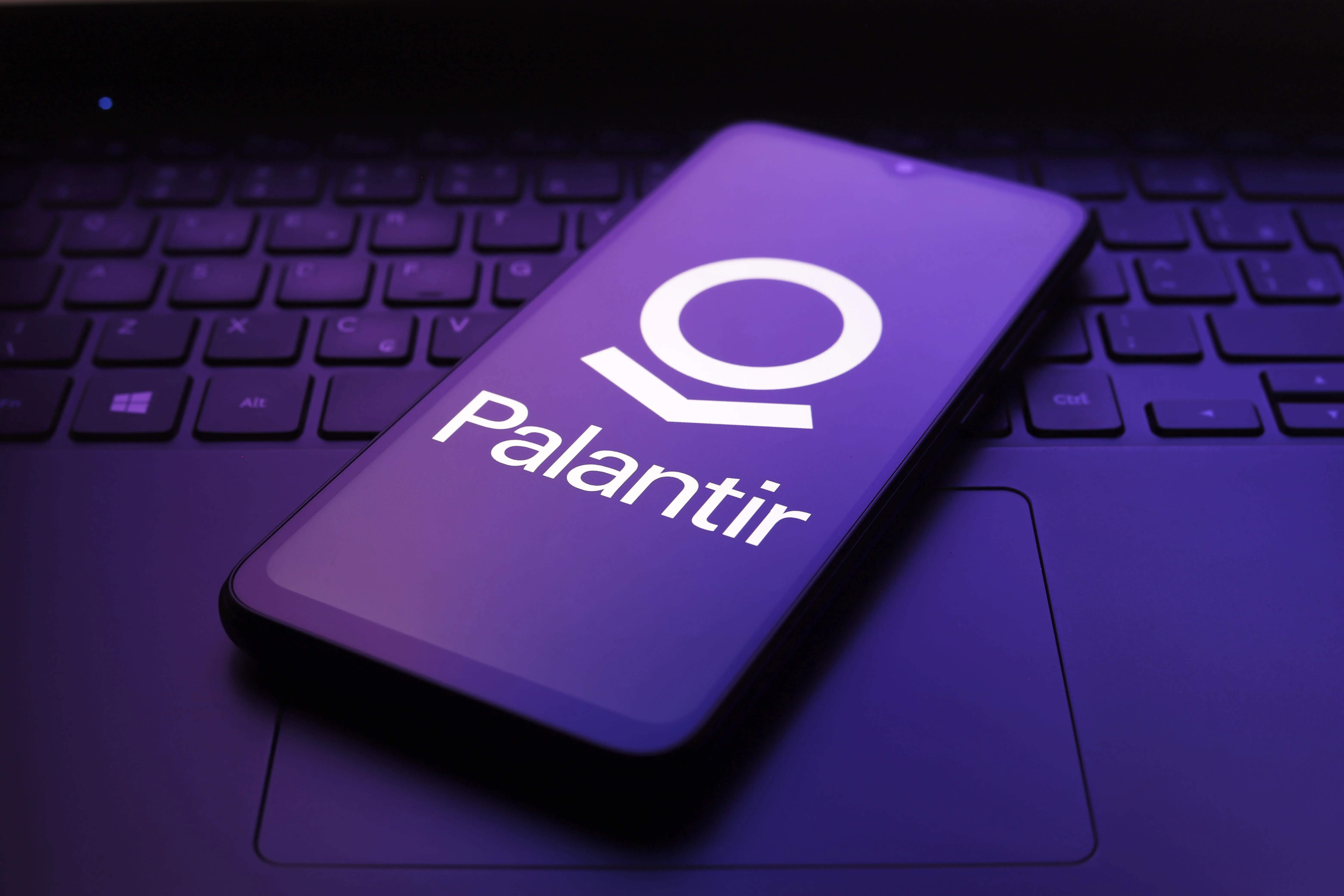 中国经济对股市的影响：特斯拉、Palantir、英伟达等