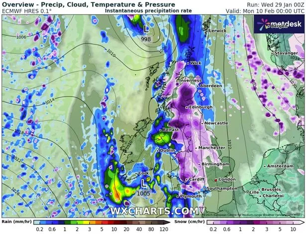 英国降雪地图显示,2月份将有“每小时5厘米”的暴雪,只有两个地区幸免