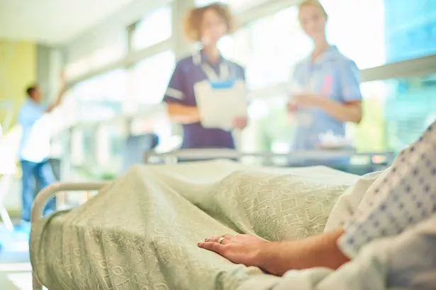 在病人获得护理的广泛崩溃中,NHS处于“危急状态”