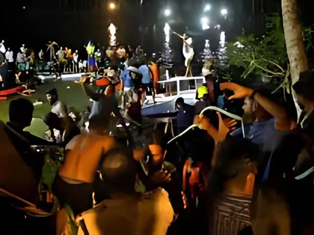 佛罗里达渡轮失事，一人死亡，多人受伤