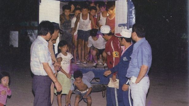 在“真正的鱿鱼游戏”-野蛮的兄弟家,数百人被折磨致死